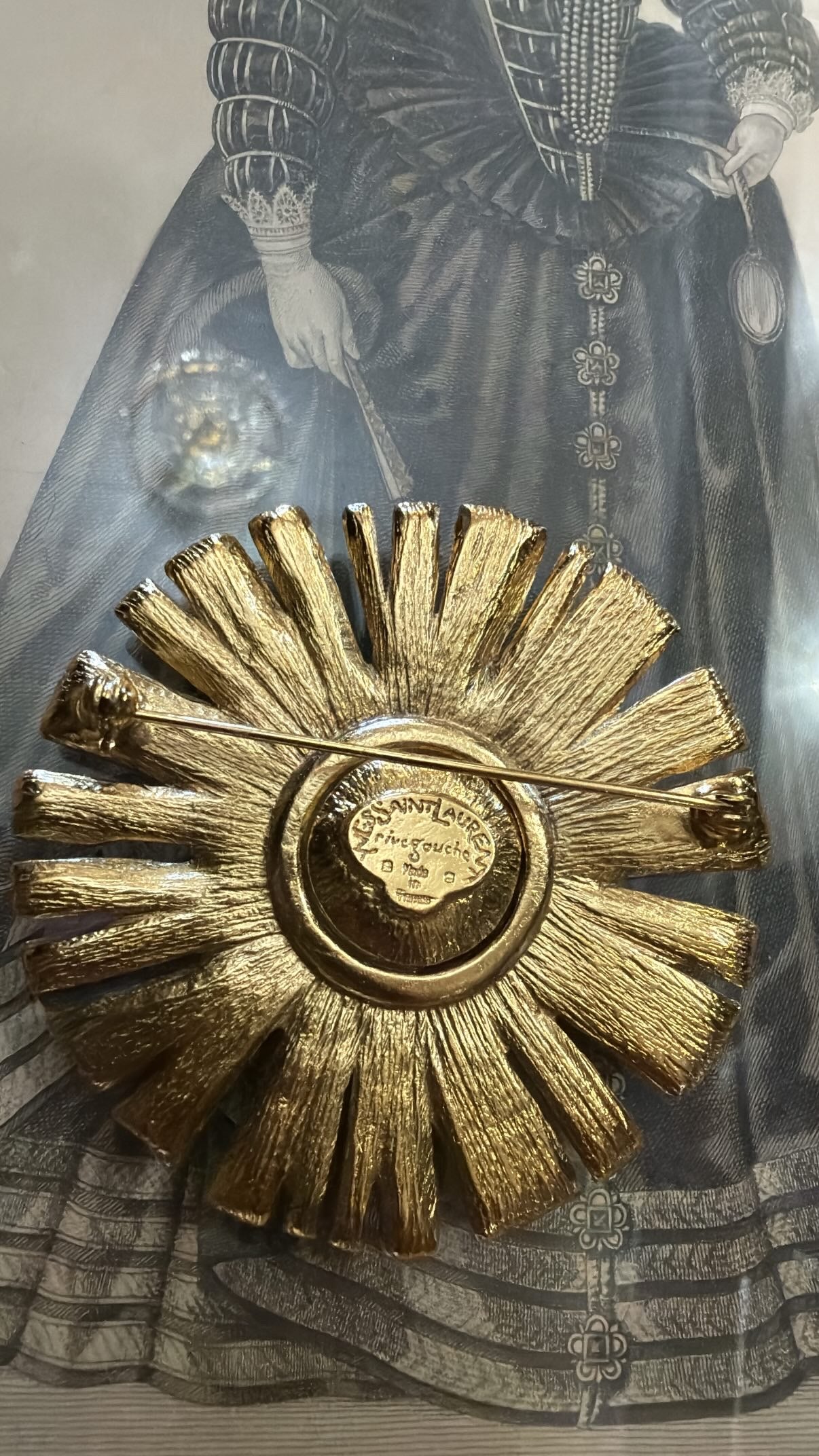 Vintage SAINT LAURENT rive gauche gold brooch