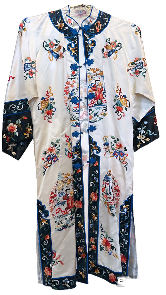 Vintage Bai Hua silk embroidered robe